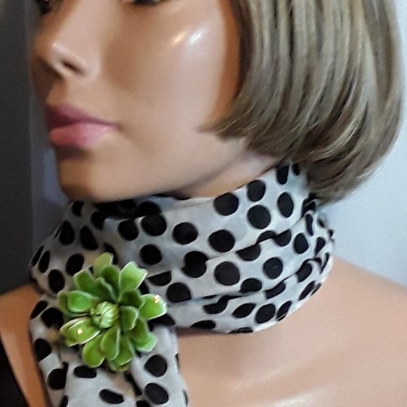 Vintage Retro late 60s early 70s Large Enameled Metal Brooch Pin - Picture 2 of 7